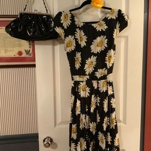 Sweet Dorothy Perkins Daisy Dress - Sunshine!